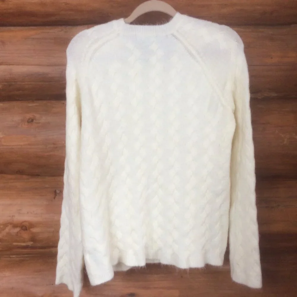 Marled Ivory Woven Knit Cozy Sweater Size Medium - Picture 2 of 5